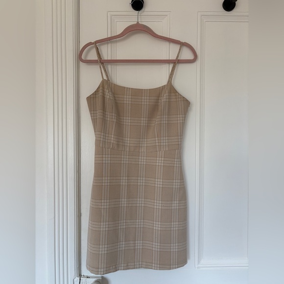 Wilfred Dresses & Skirts - Wilfred Beige Checkered Midi Dress